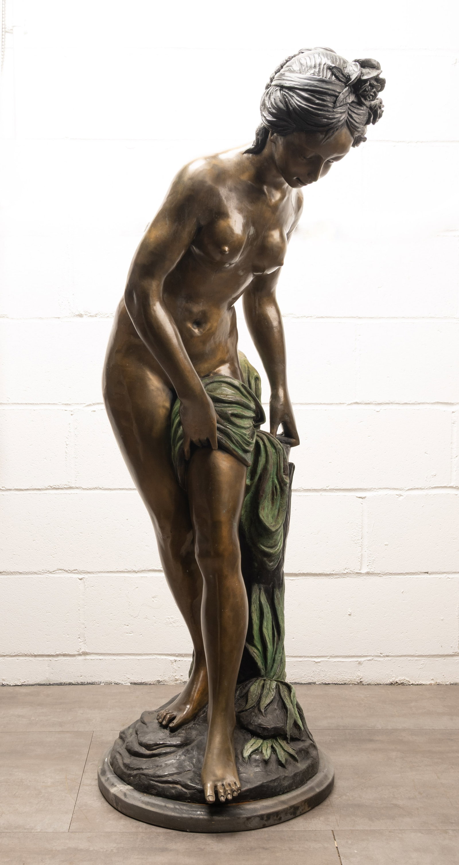 Etienne Maurice Falconet ( French 1716 - 1791) Bronze Nude Woman Sculpture: Mario Nardini ( Italian b. 1940 - ) Bronze Art Nouveau Nude Lady Sculpture " La Baigneuse " ( Bathing Woman ) Signed "Falconet 1900 by Mario F. Nardini 12-89" After Etienne Maurice Falconet (French, 1