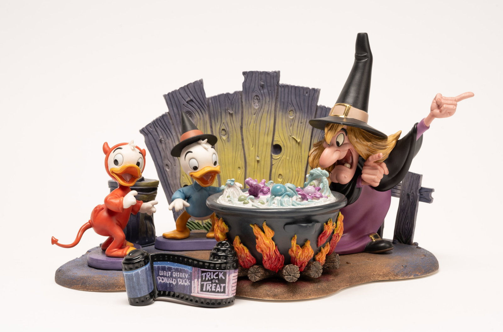 Disney Classics Collection Trick Or Treat Collection Figurines w/ Diarama Base Original Boxes & (1 of 10)