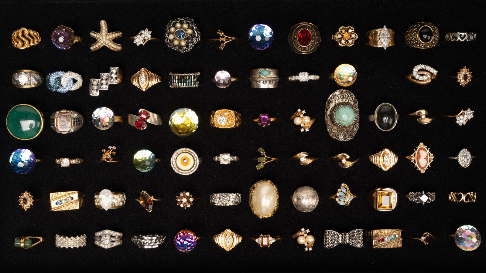 Large Costume Jewelry Rings Collection: Large Costume Jewelry Rings Collection of 100 Rings in Various Sizes and Shapes Styles Art Deco Mid Century Vintage Modern Modernist Brutalist Style Floral Heart Lion's Head Enameled Etched etc Some a
