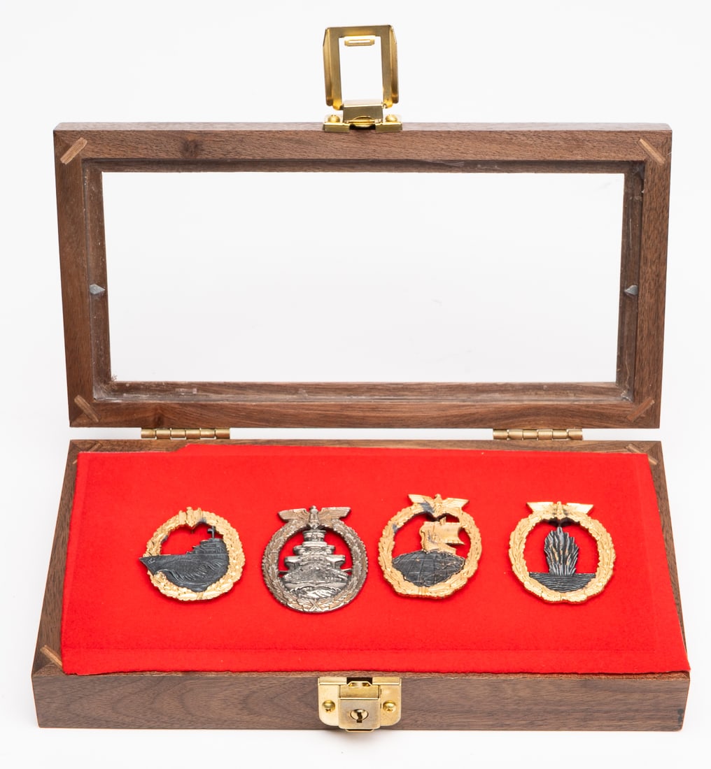 WWII German Kriegsmarine Naval Navy Battle Badges Display (1 of 8)