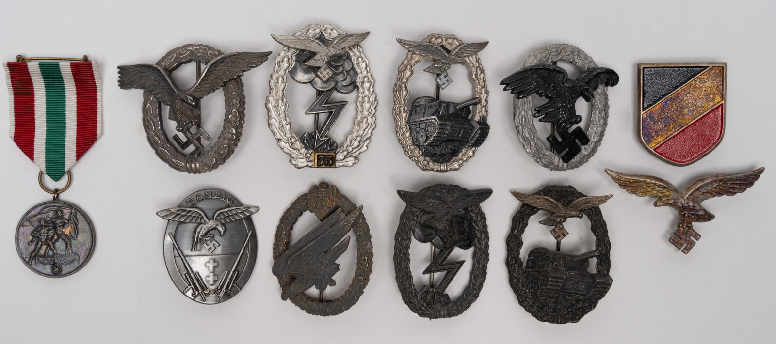 WWII German Luftwaffe Badge Collection Gebruder Weferhoff CE Juncker CE Junker etc 10pc: WWII German Luftwaffe Air Force Badge Medal and Decoration Collection Consisting of (10X) Pieces Including (1X) Pilot Badge Marked "GWL" for Gebruder Weferhoff Ludenscheid (1X) Observer Badge Marked