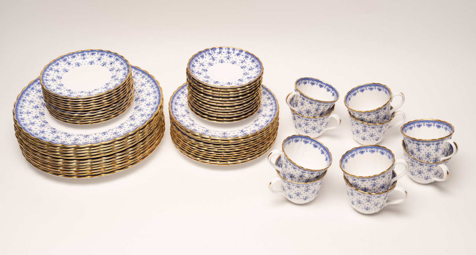Spode Fleur De Lys Blue Fine Bone China Dinnerware Service For 12 (1 of 20)