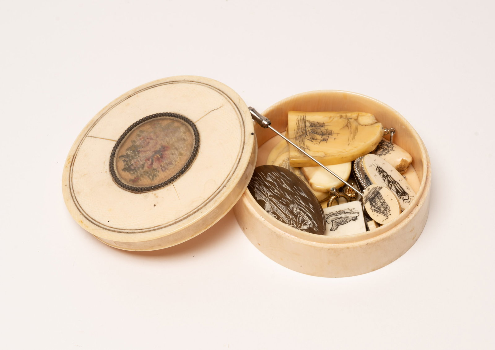 Scrimshaw Hand Carved Collection Vanity Casket Jewelery Sterling Silver etc (1 of 13)