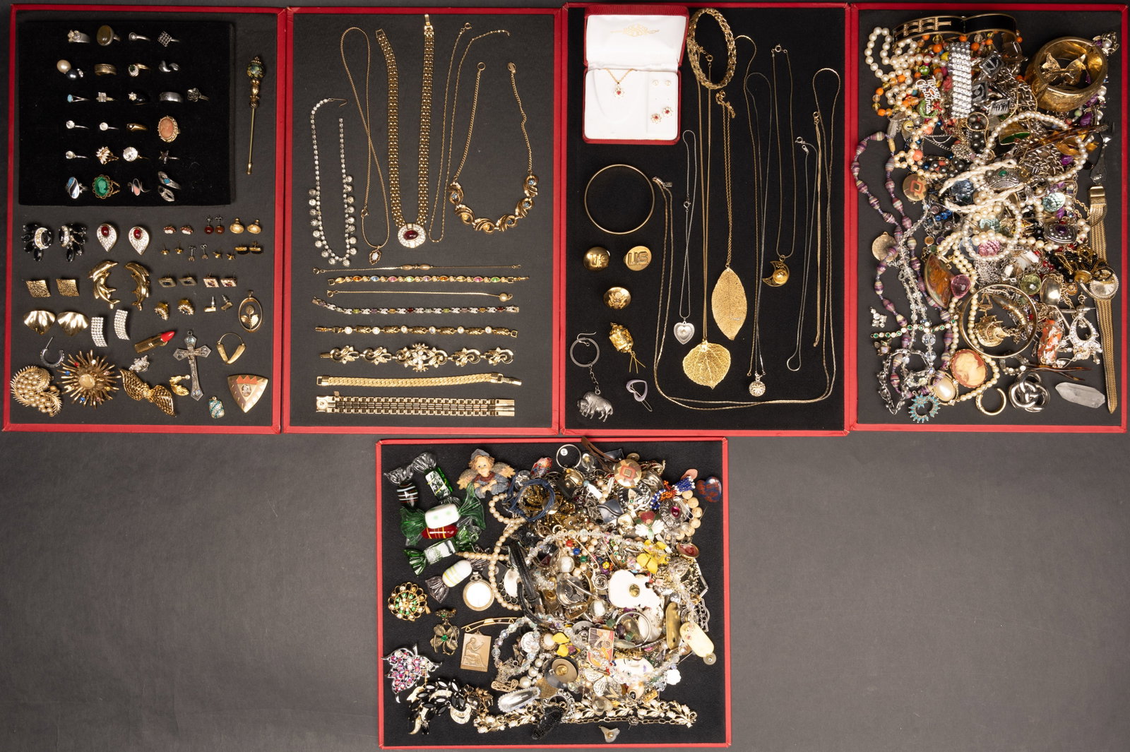 Large Unsearched Costume Jewelry Collection Lot: Large Costume Jewelry Unsearched Lot May Comprising Necklaces Bracelets Bangles Rings Pins Brooches Earrings Cufflinks Women'S Costume Jewelry Etc Some Items May Need Repair while Some Will not We Can