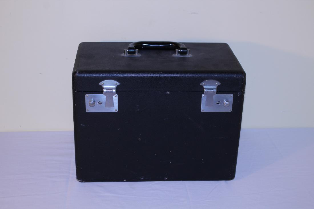 221 Singer featherweight sewing machine: This sewing machine is a model 221 and comes in original case with all original accessories. This is in good overall condition. See photos. Thank you and good luck