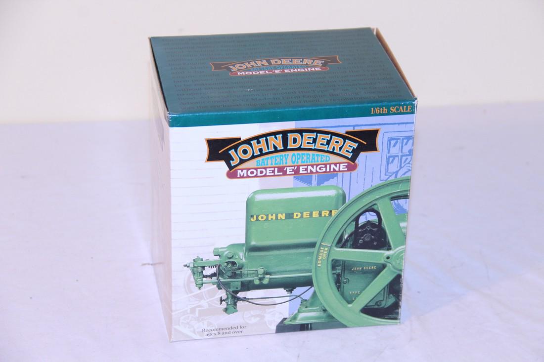 ERTL John Deere Model â€œEâ€ Engine- battery operated (1 of 6)