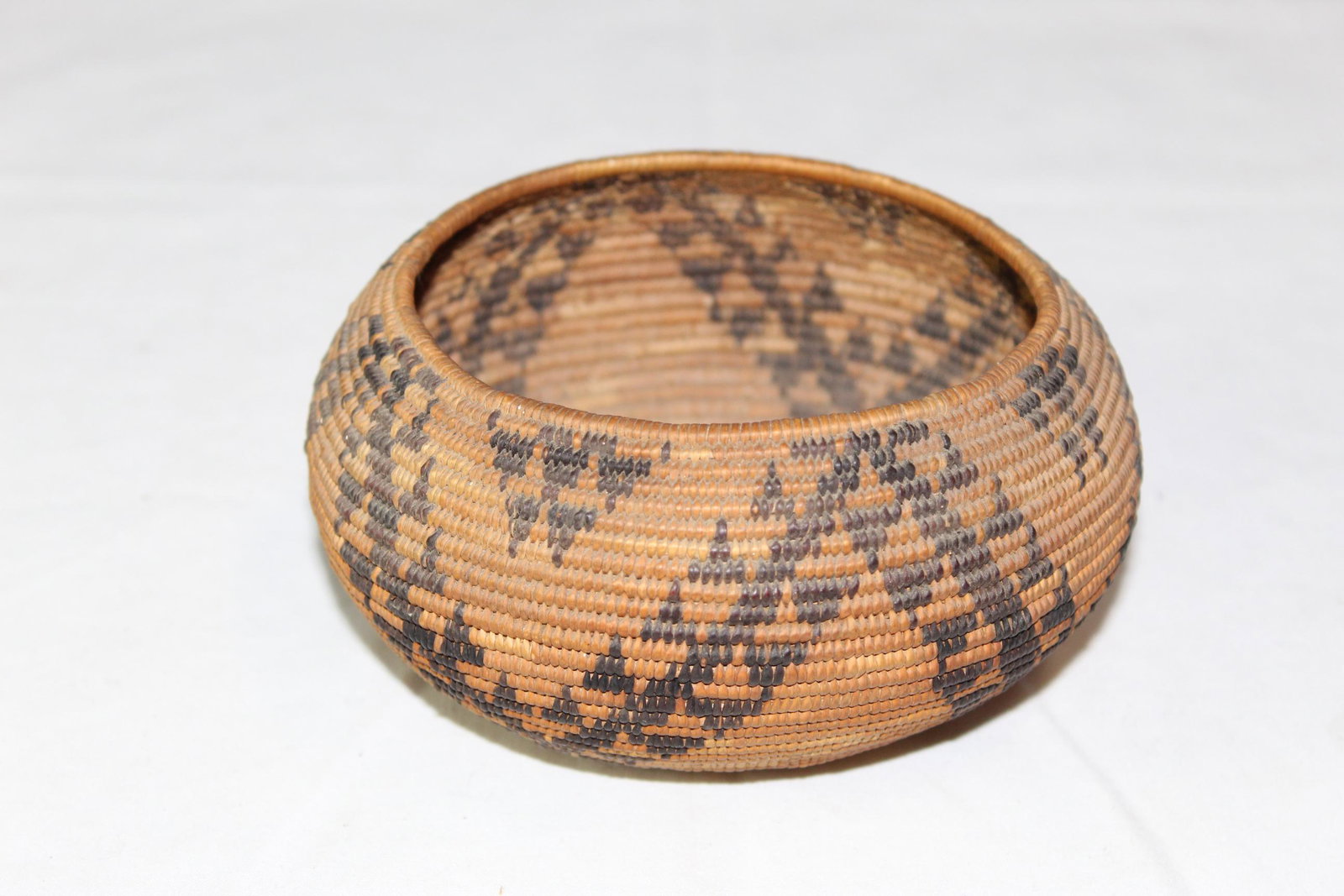 Early American Indian basket (1 of 5)
