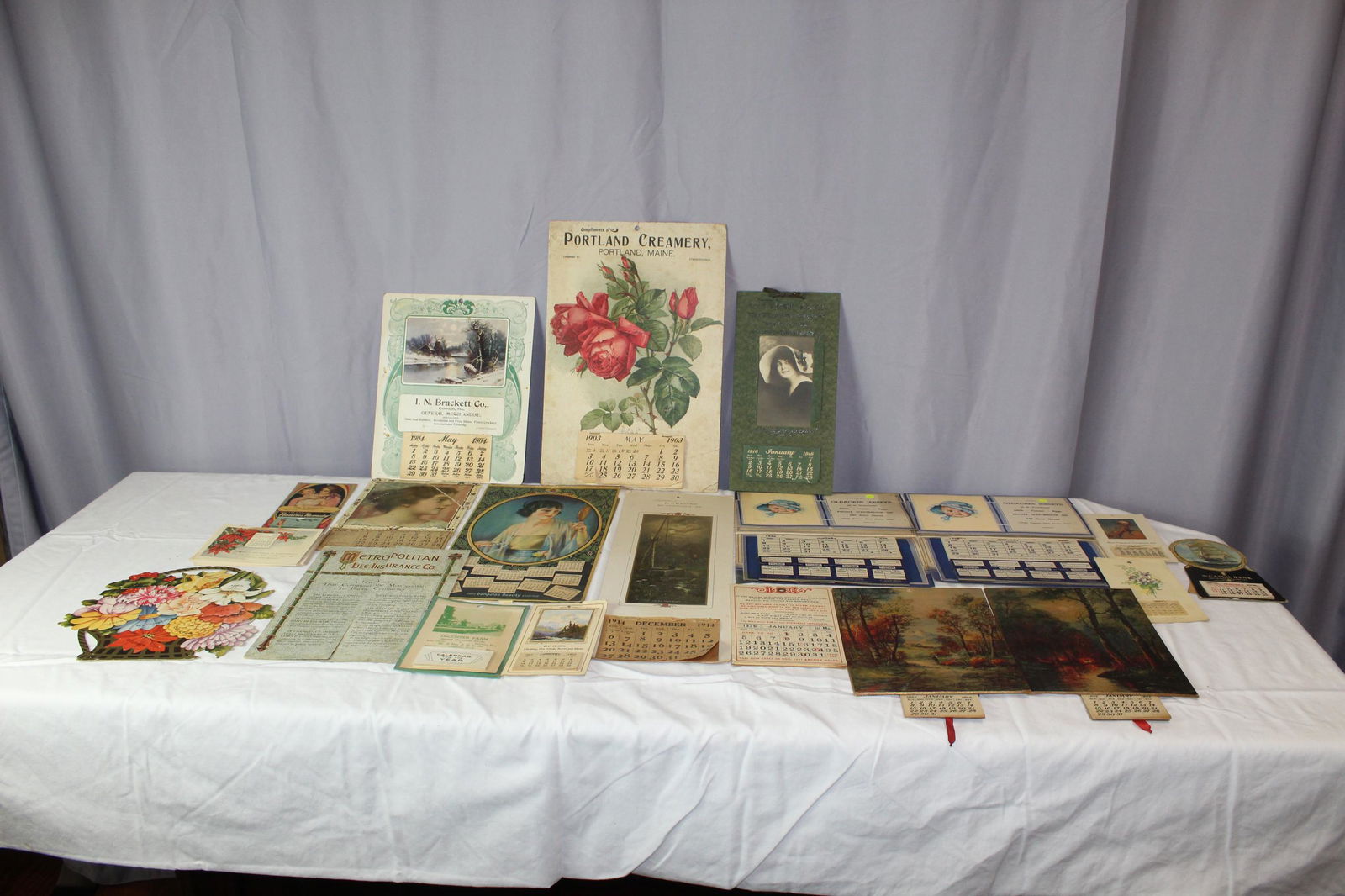 Lot of vintage calendars (1 of 16)