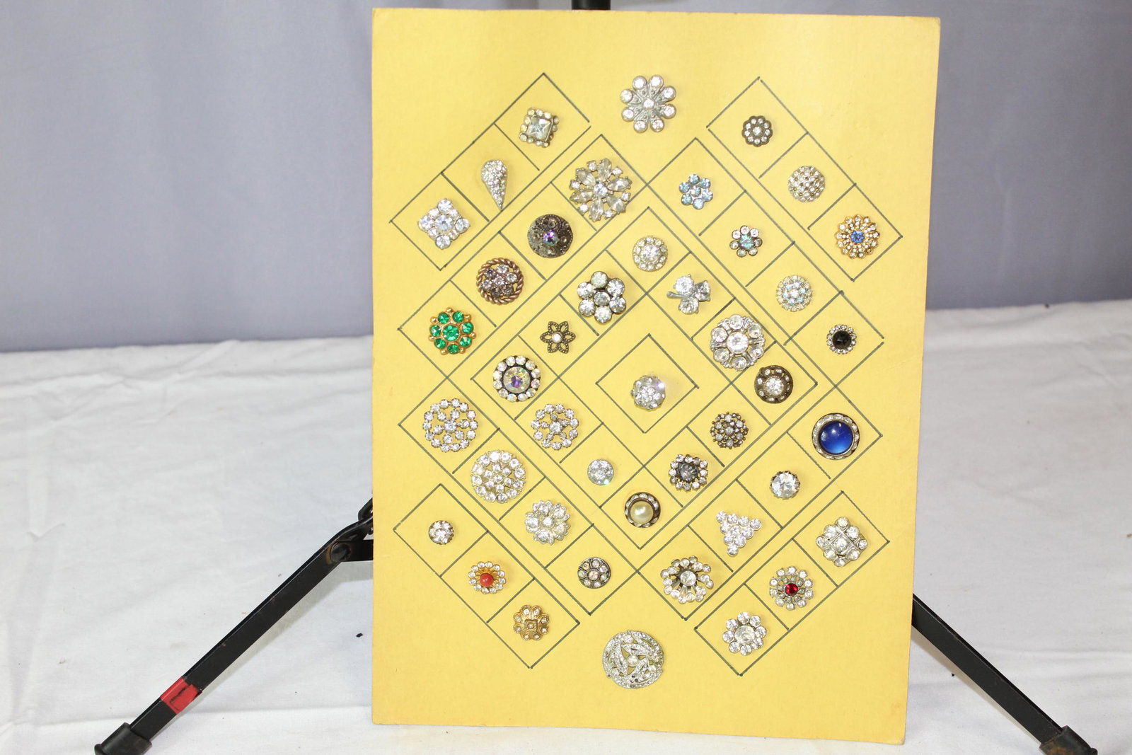 Rhinestone and paste button lot (1 of 10)