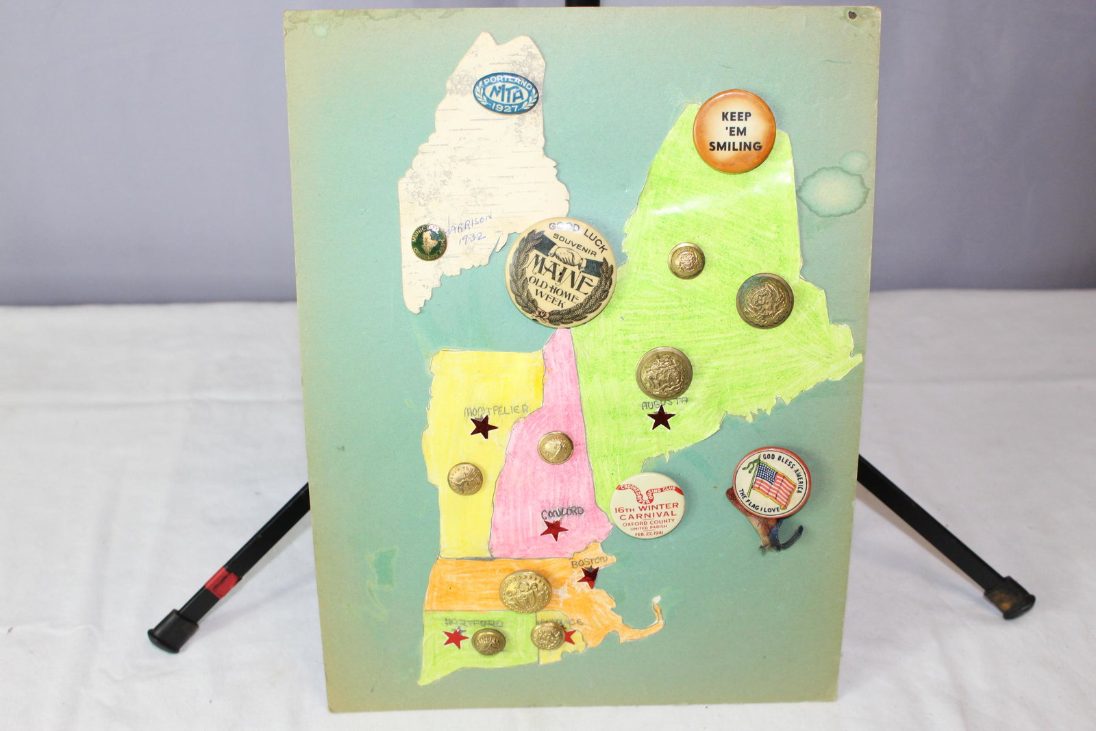 New England state button and pin collection (1 of 9)