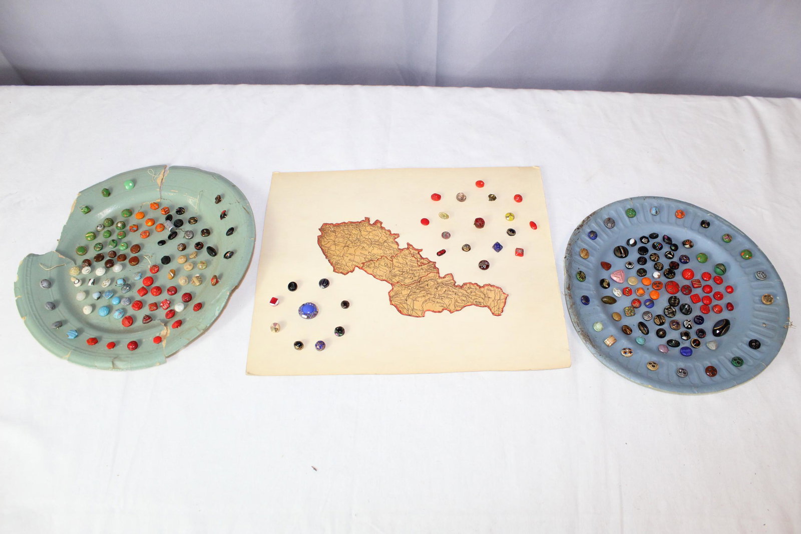 Czechoslovaki button collection (1 of 13)