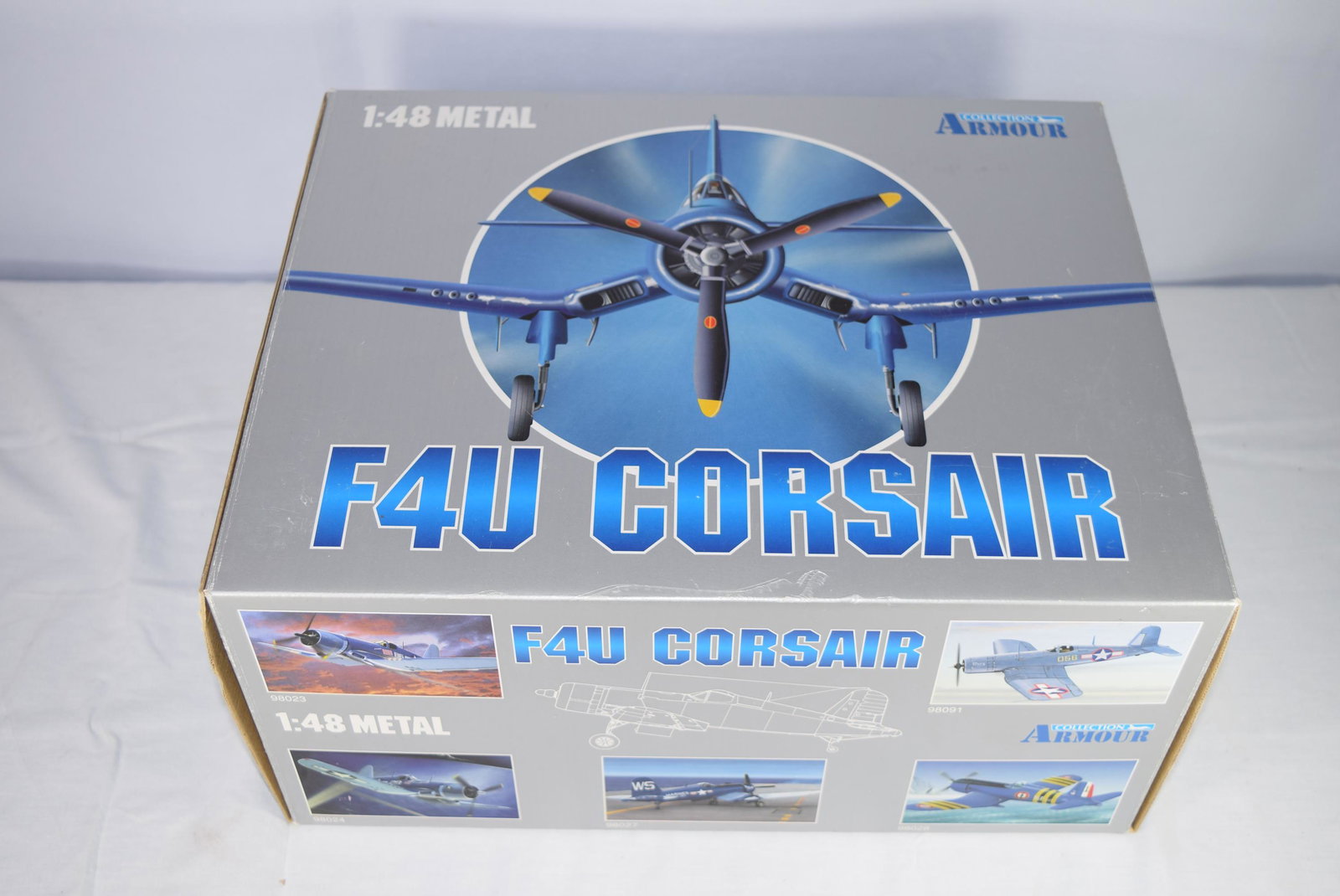 Franklin Mint Collection Armour F4U Corsair Diecast: This toy plane is like new in the original box and foam packaging. Replica 1:48 scale. ART. 98023. U. S. Marines II WW Aces. Box measures 11.5in x 14.5in overall. As always please see all photos and a