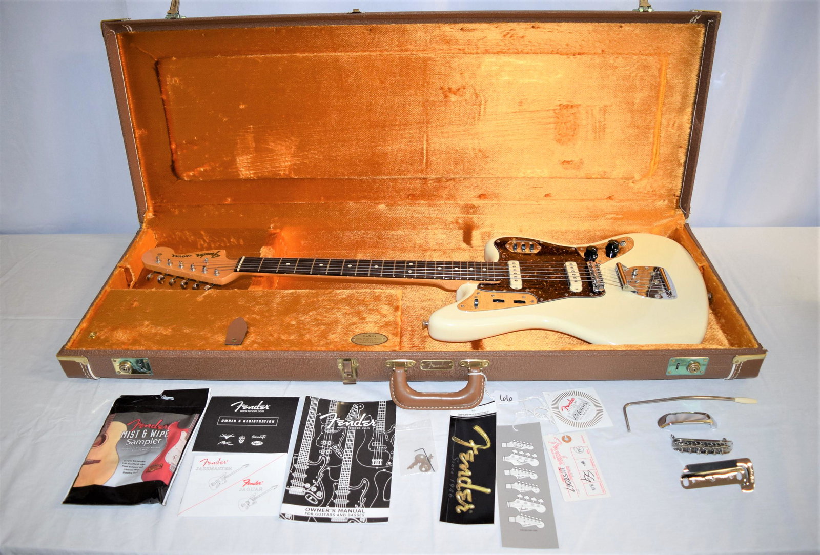 2005 Fender Jaguar Vintage Reissue Guitar (1 of 18)