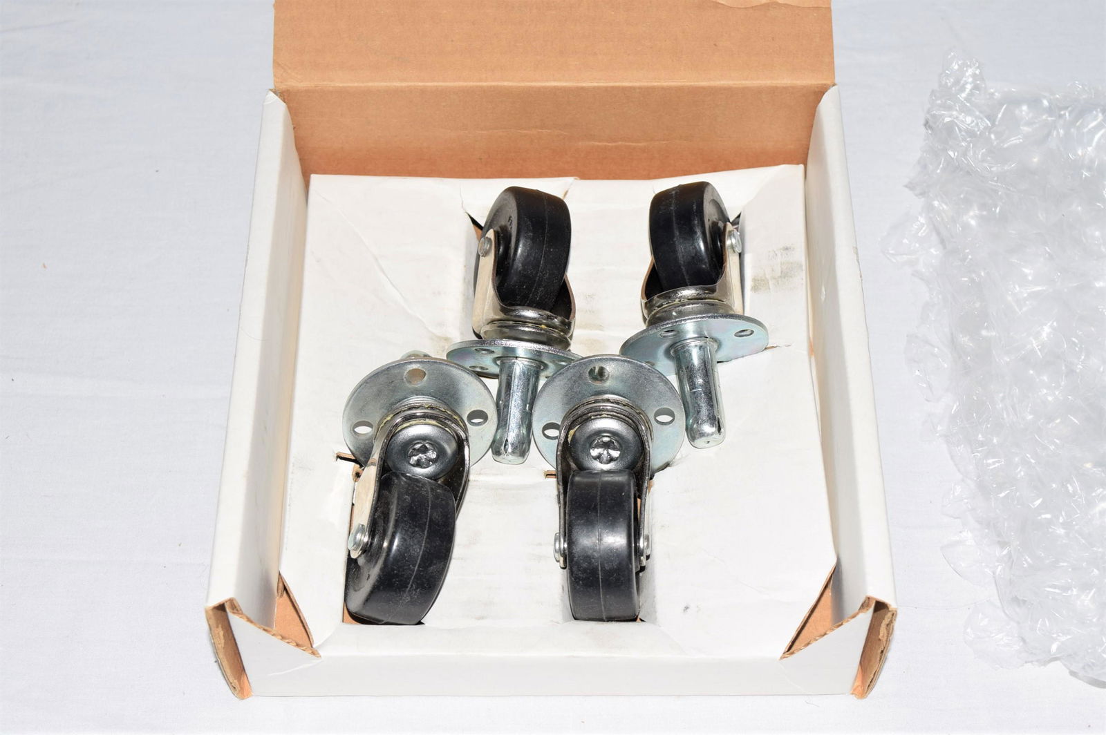 Set of 4 Fender Amplifier Swivel Casters (1 of 6)