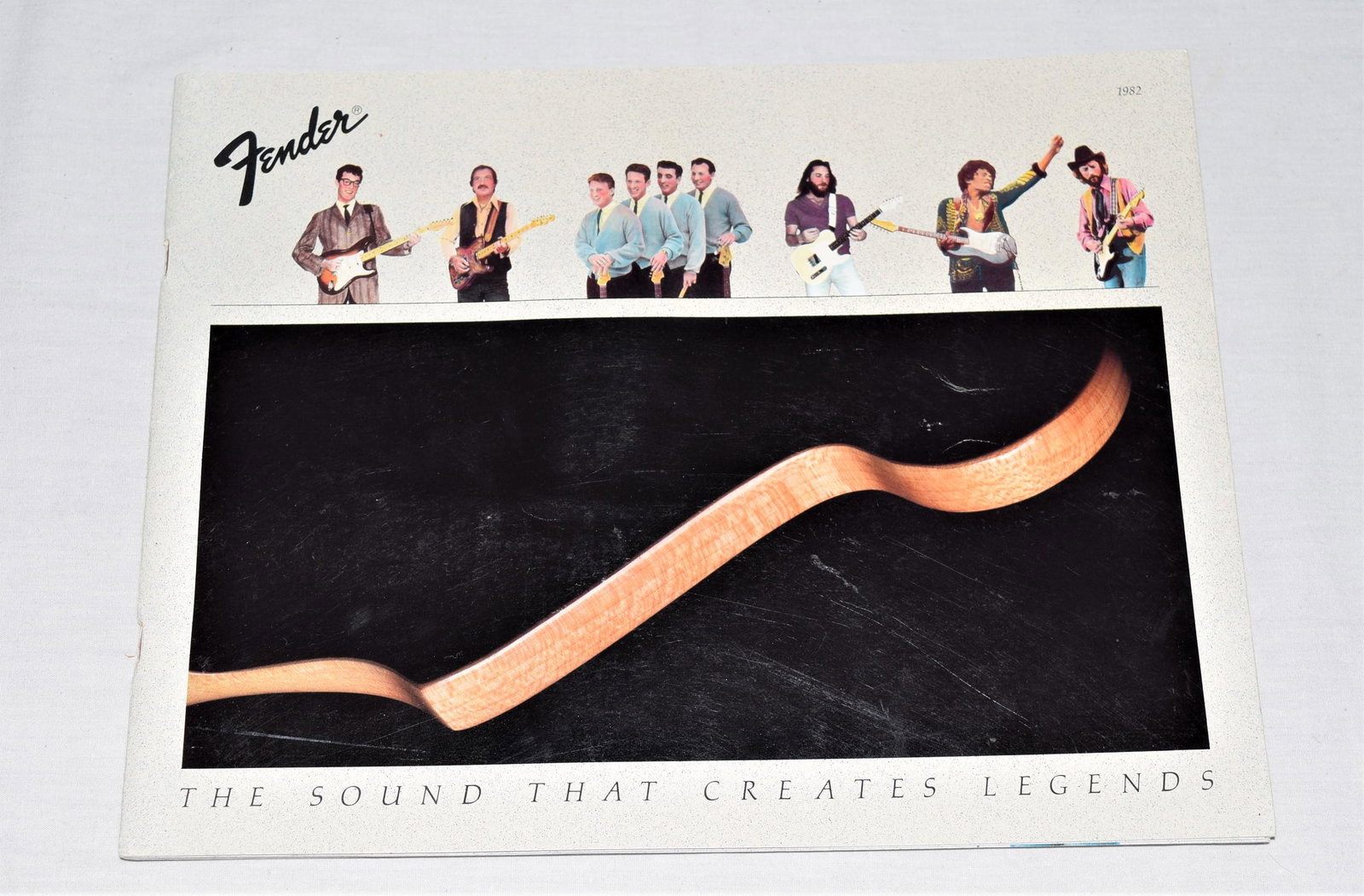 1982 Fender Vintage Guitar Catalog (1 of 12)