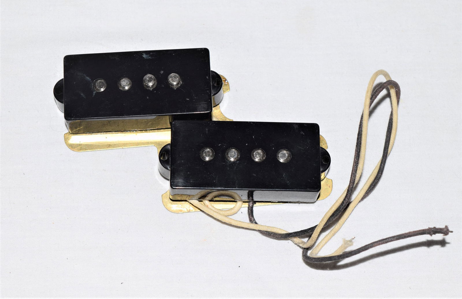 Fender Vintage 57 Reissue Precision Bass Pickup (1 of 4)