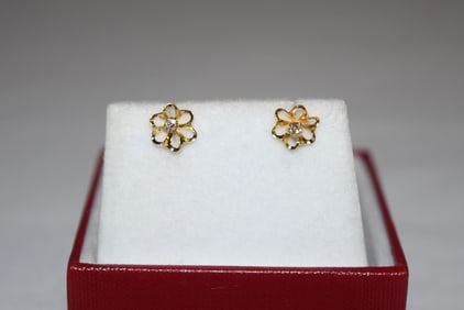 Pair of 14K Yellow Gold Floral Stud Earrings