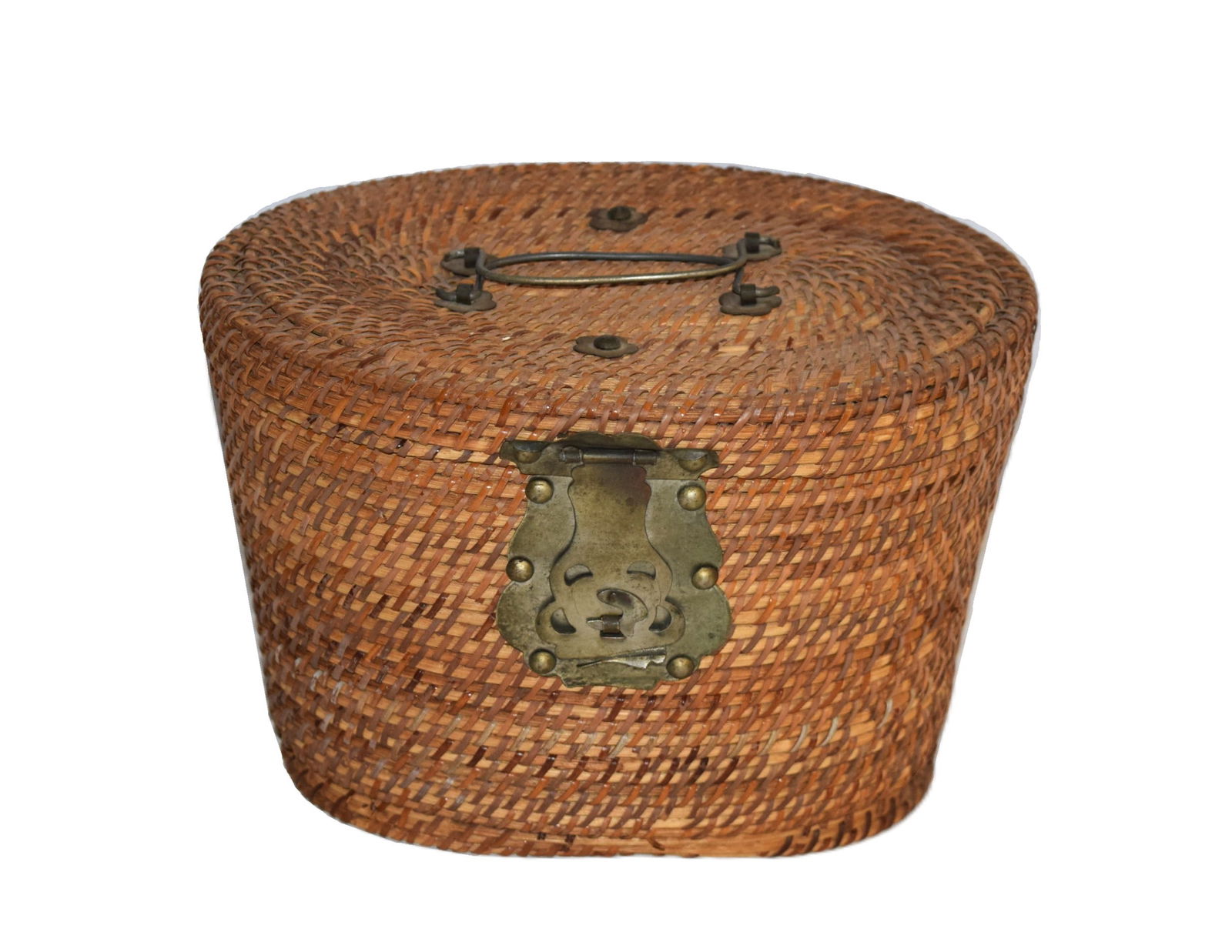 Vintage Chinese Porcelain Tea Set in Wicker Travel Basket: Vintage Chinese Porcelain Tea Set in Wicker Travel Basket. Basket measures approximately 7.25 inches tall X 10.5 inches long X 8 inches wide. Teapot measures approximately 6 inches tall X 3.25 inches