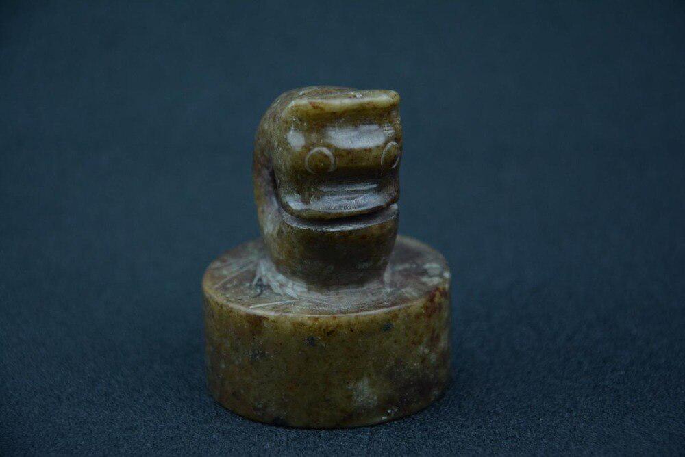 A OLD HETIAN JADE SEAL HAN DYNASTY 1ST/C.: HEIGHT 6/CM WIDTH 4.5/CM