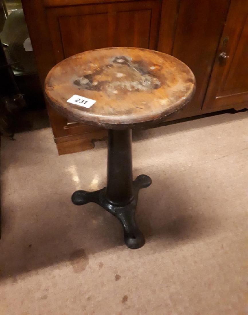 Singer sewing machine.: Singer sewing machine.