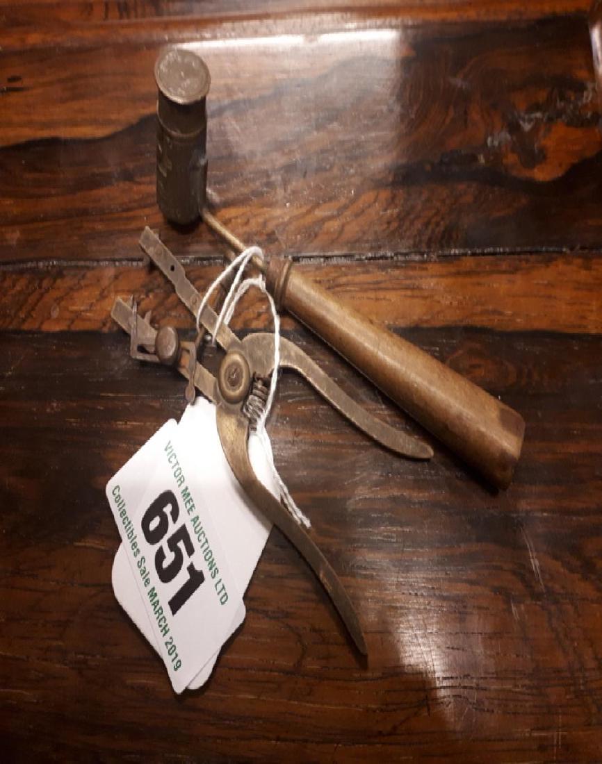 19th. C. cartridge measure and powder scoop.: 19th. C. cartridge measure and powder scoop.