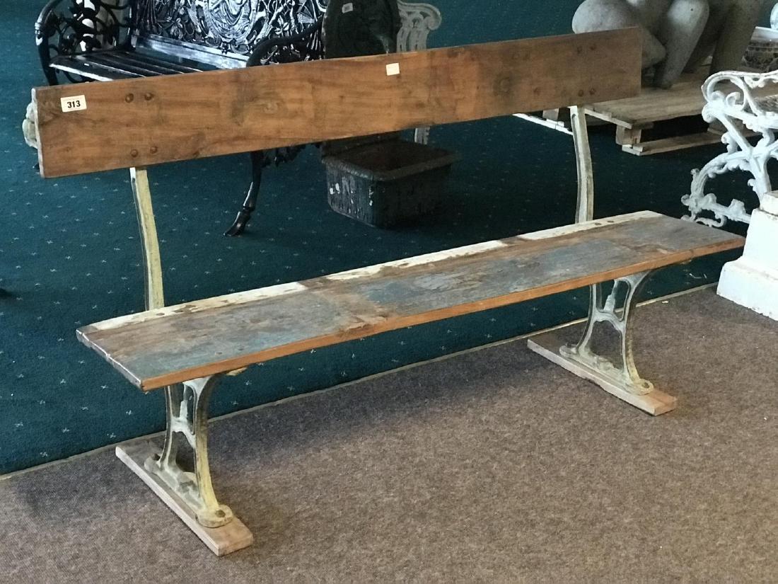 Old 5ft railway bench.: Old 5ft railway bench.