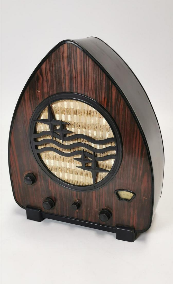 Art Deco Bakerlite Philips radio.: Art Deco Bakerlite Philips radio.