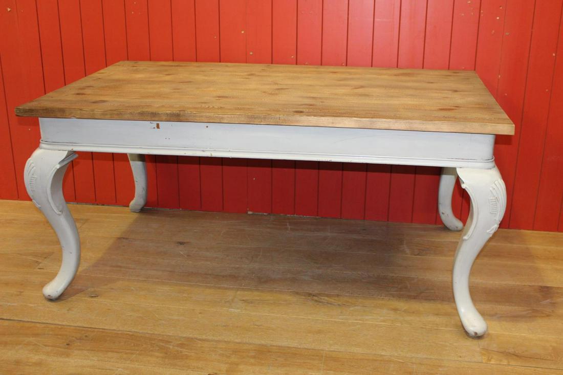 Dining table: Dining table the planked top raised on Queen Anne style legs decorated with shell. {80 cm H x 174 cm W x 100 cm D}.