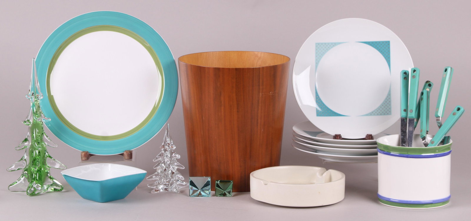 Estate Lot, Including Mid Century Modern Items: Comprising: two small unmarked glass pyramids, a set of Flint Vanadium kitchenware, a crock, a square bowl in the Berlin pattern by Rosenthal, an Amcrest charger, an Italian pottery ashtray, a Swedish