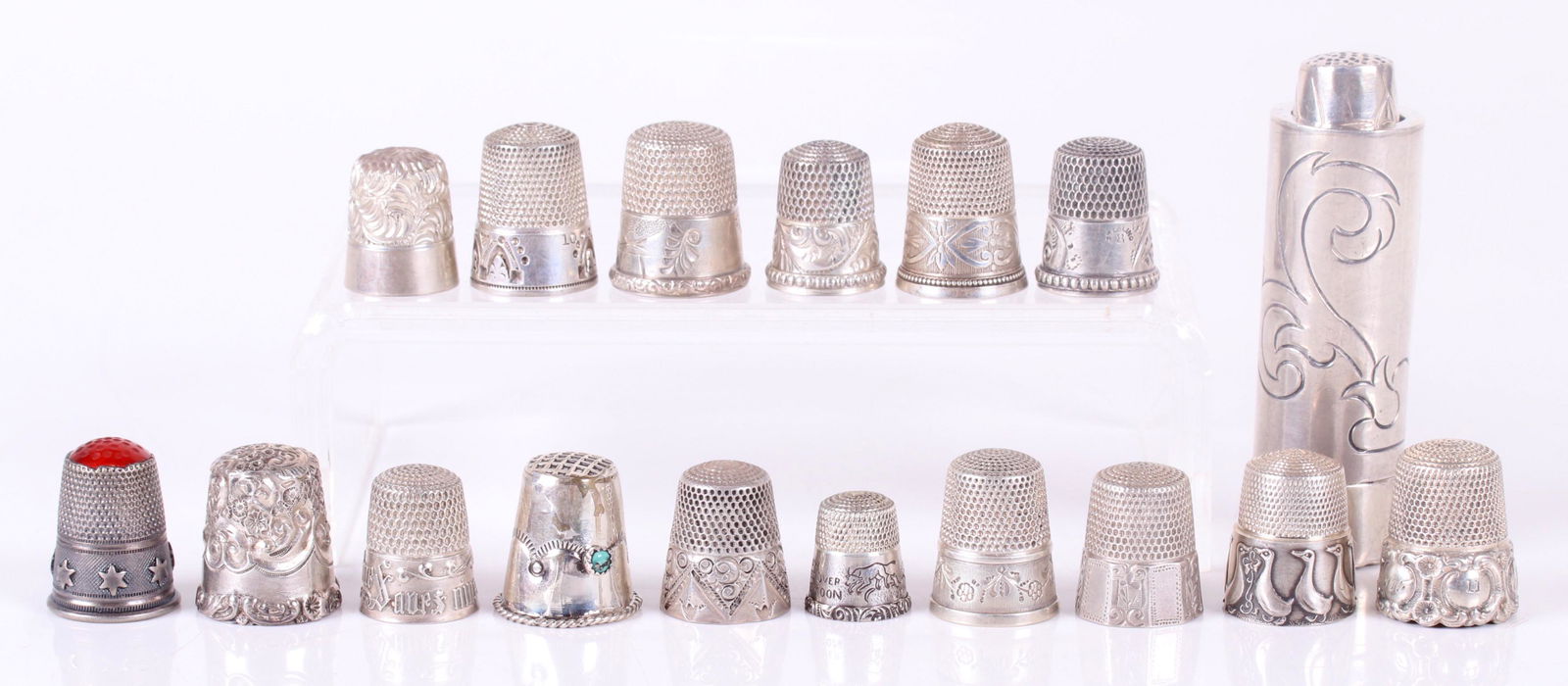 A Group of Good Quality Sterling Thimbles (1 of 15)