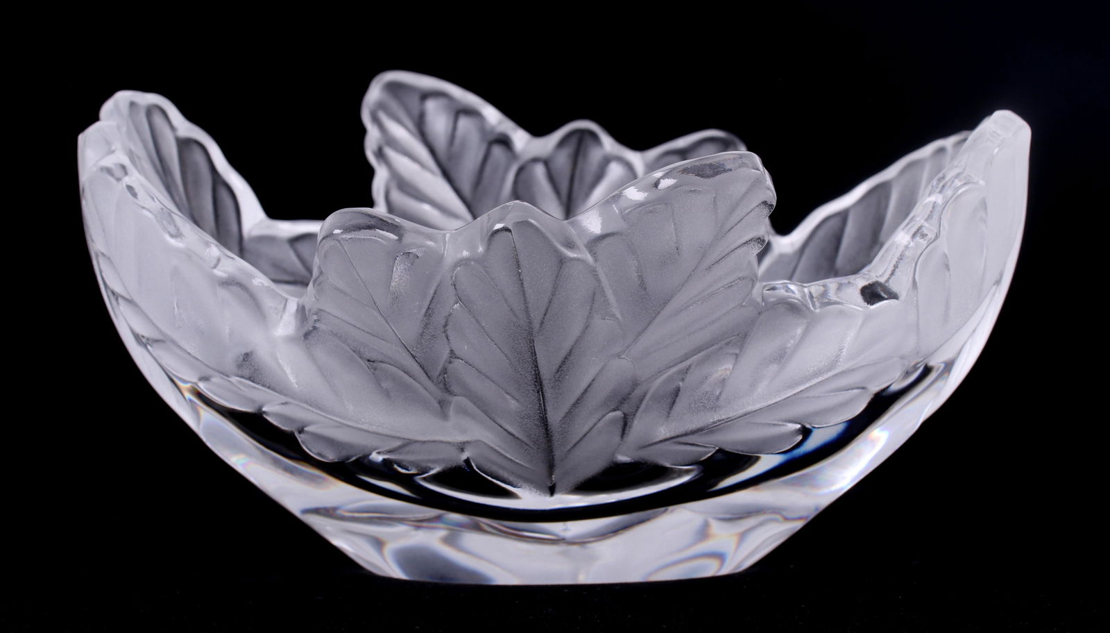 A Lalique Crystal Compiegne Bowl (1 of 7)