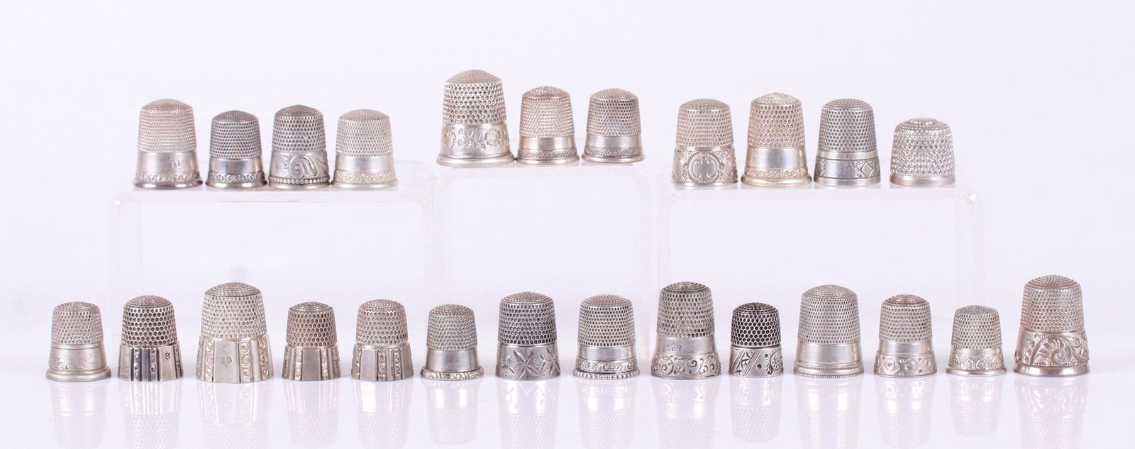 A Group of Sterling Silver Thimbles by Simons Bros. (1 of 14)