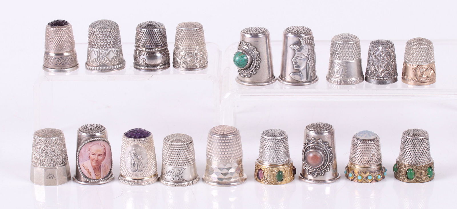 A Group of Good Quality Sterling Thimbles (1 of 9)