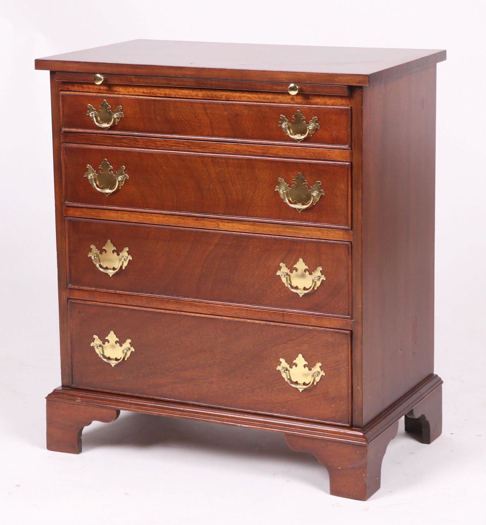 A Small Mahogany Bachelor's Chest (1 of 6)