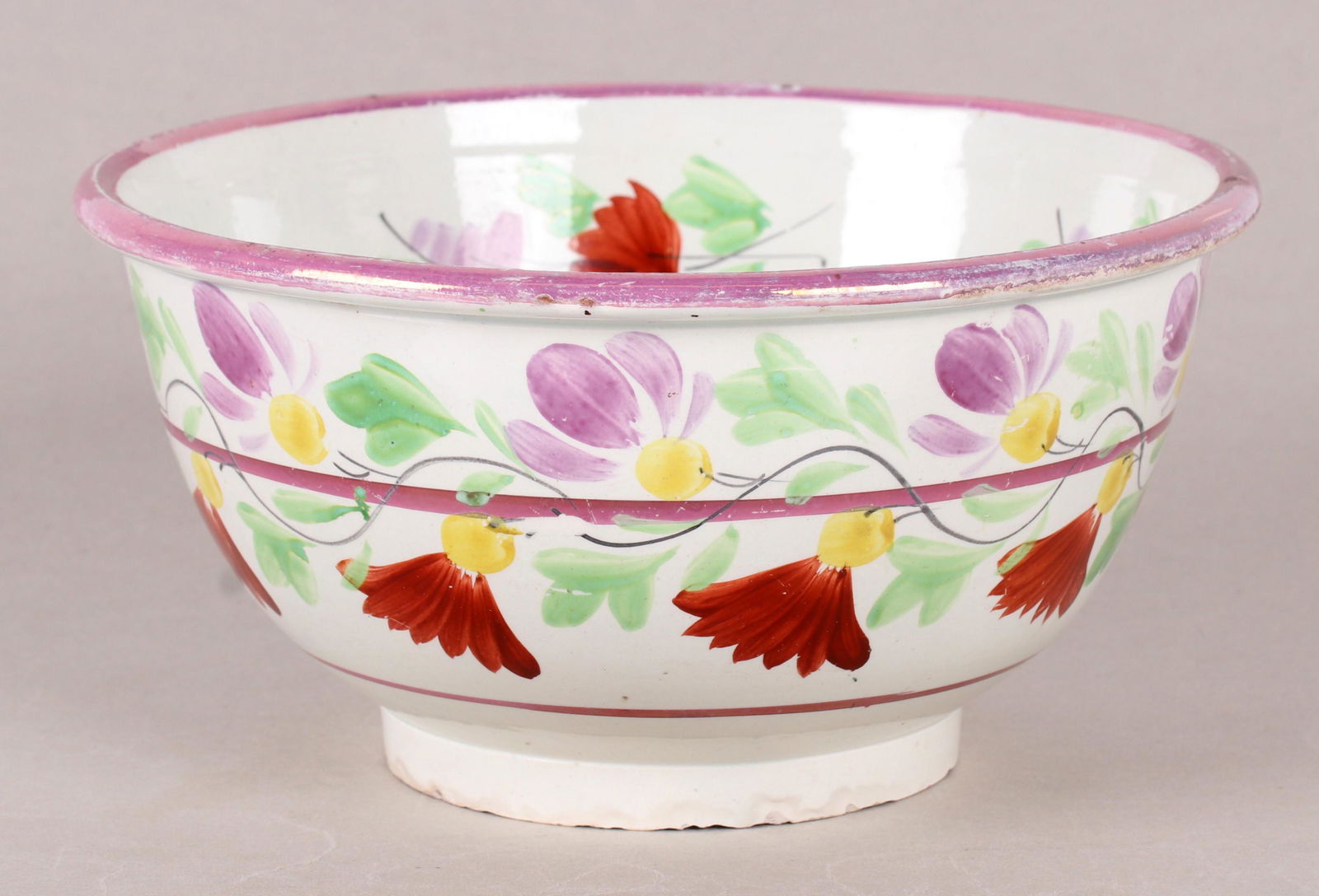 A Large Pearlware Bowl, Early 19th Century (1 of 8)