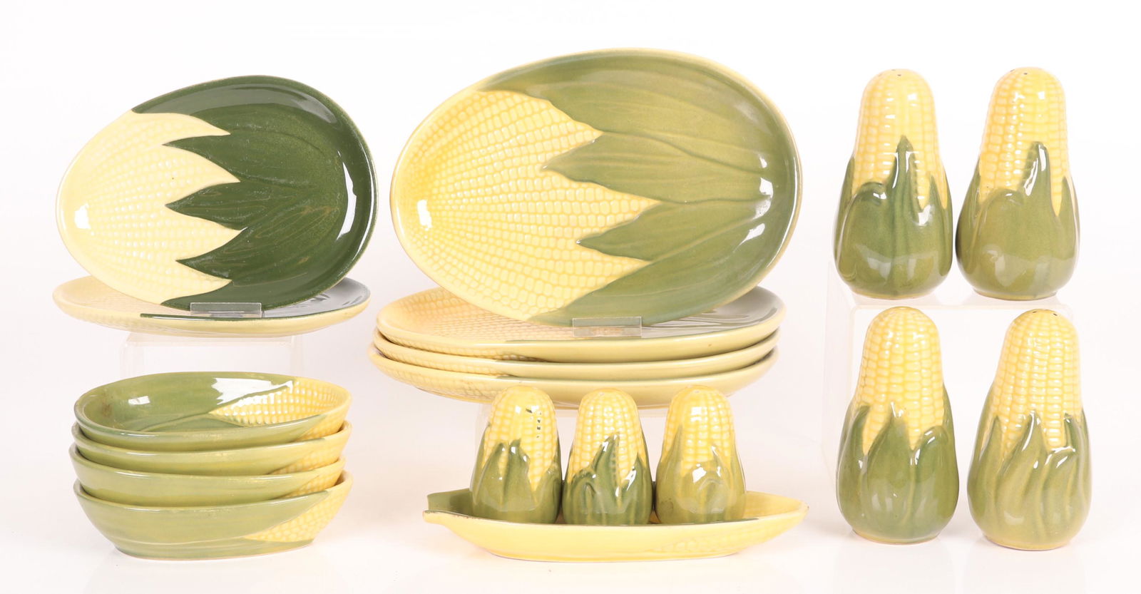 Shawnee Cornware, Shakers, Etc... (1 of 9)