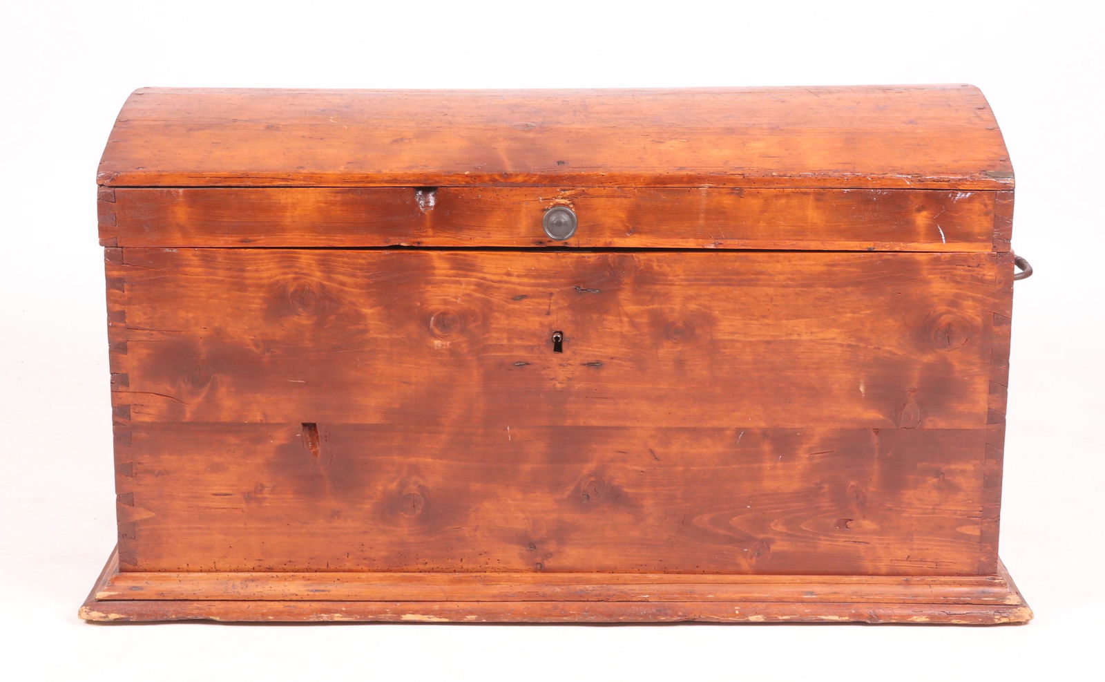 A Large Dome Lid Trunk (1 of 9)