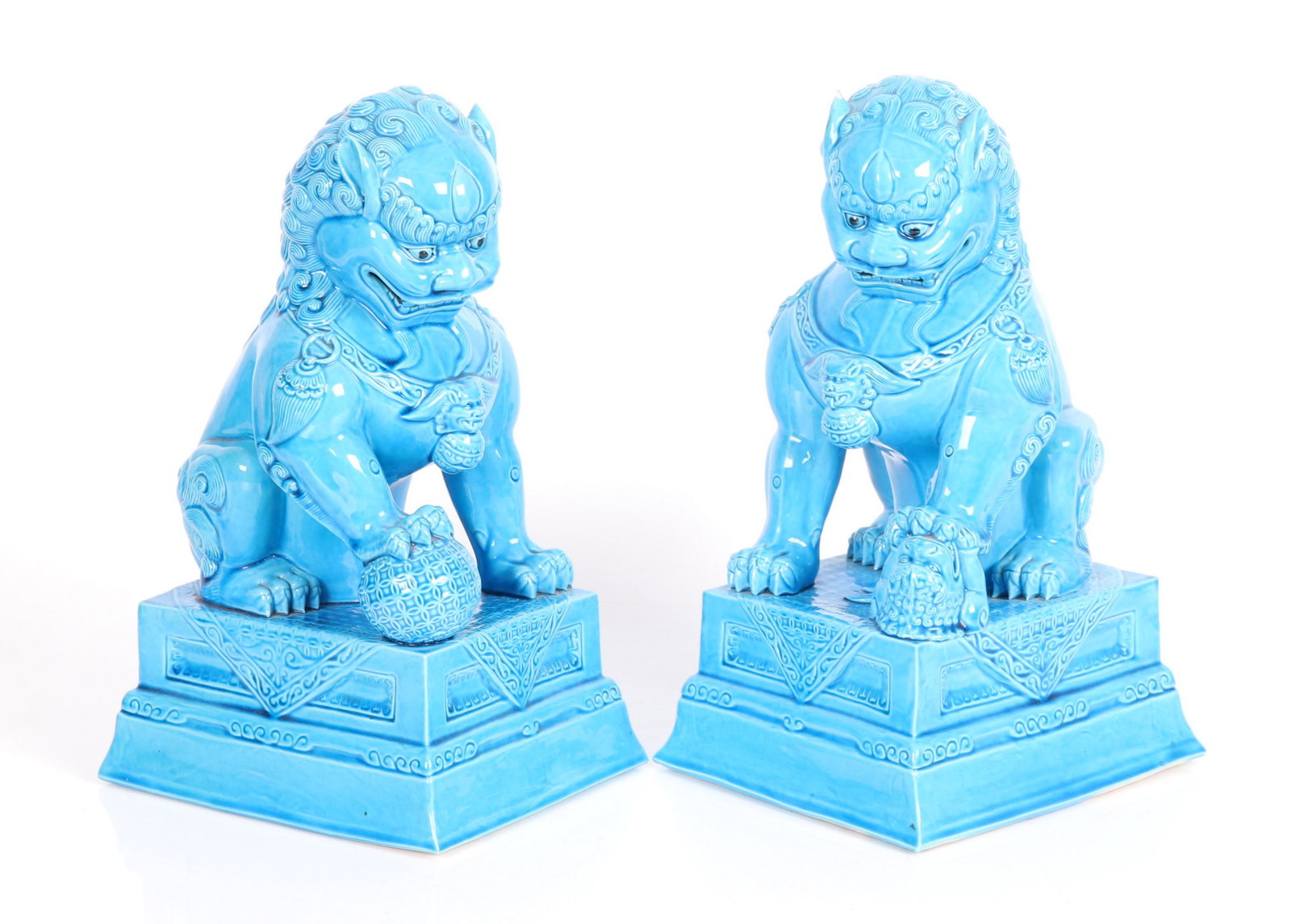 A Pair of Large Chinese Porcelain Foo Dogs (1 of 9)