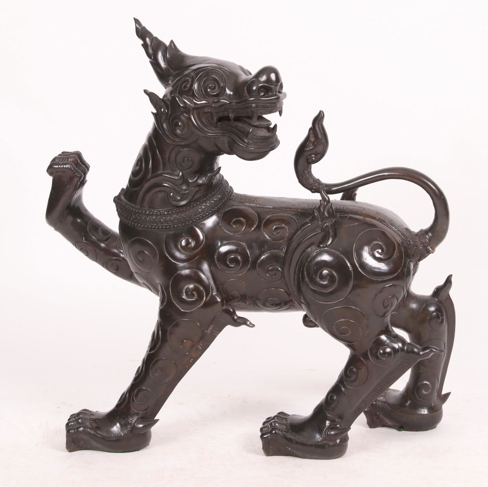 A Large Bronze Foo Lion (1 of 6)