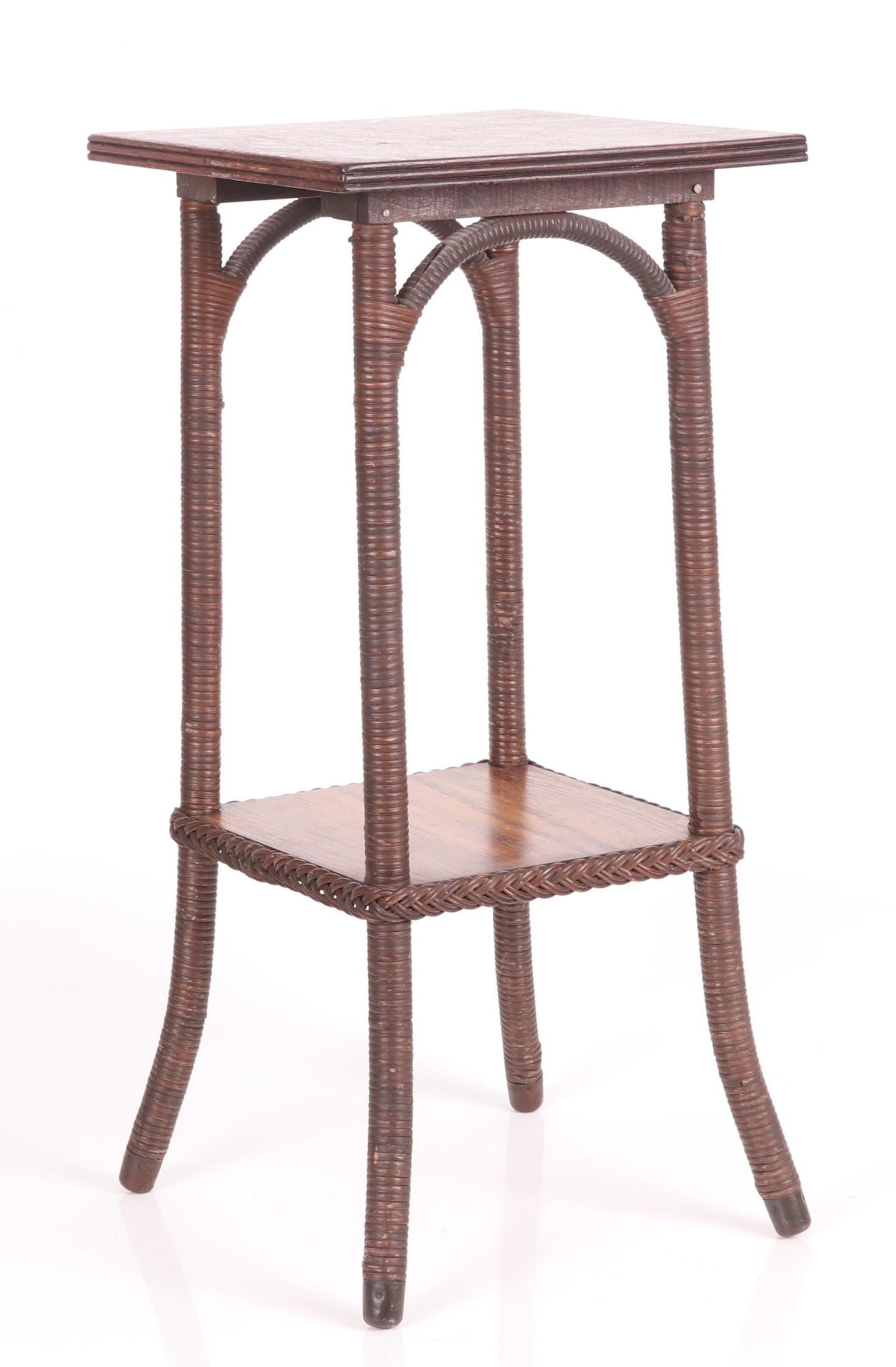 Heywood Wakefield Lamp Stand (1 of 6)