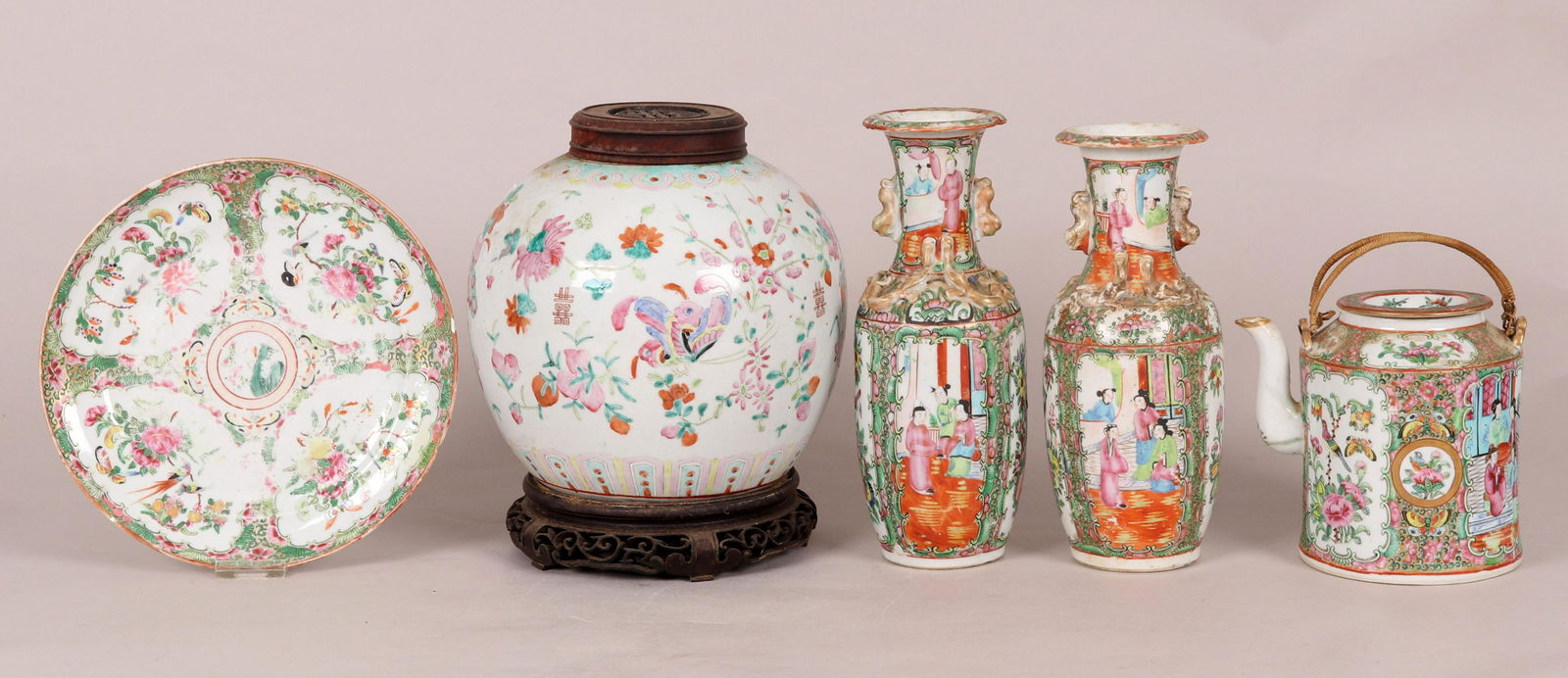 A Group of Chinese Export Porcelain (1 of 16)