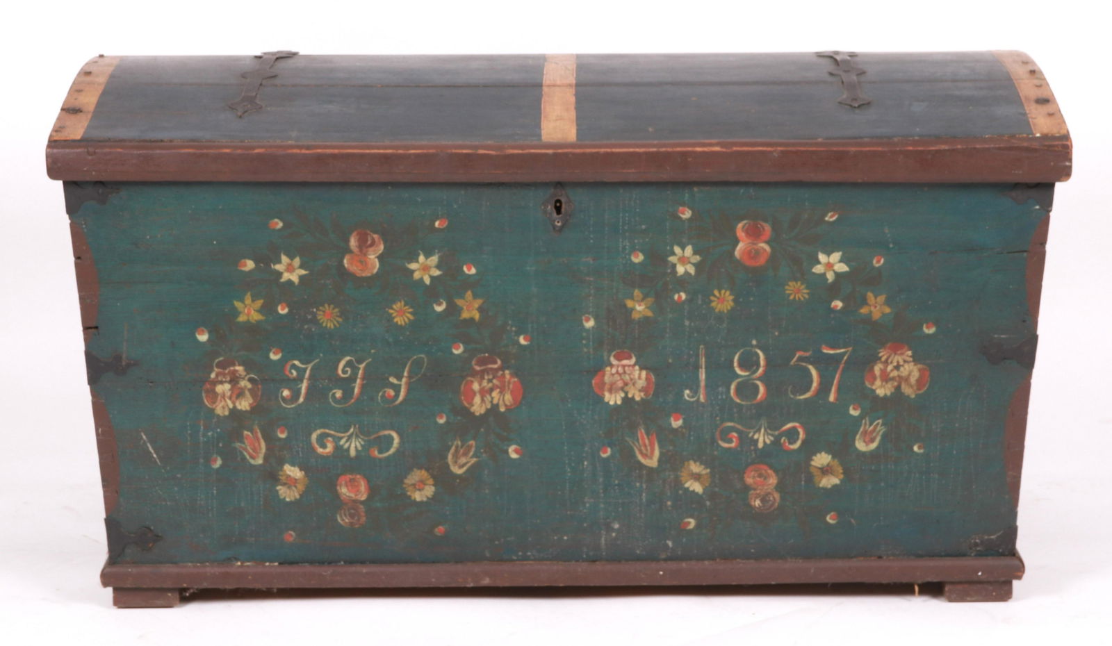 A Large Swedish Paint Decorated Blanket Chest (1 of 11)