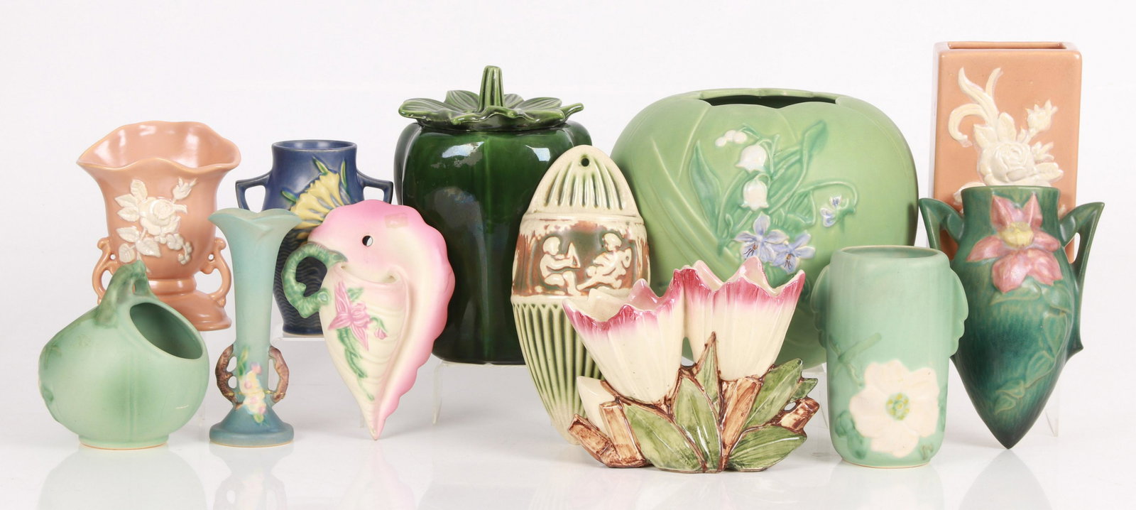 Twelve American pottery vessels, including Weller (1 of 13)