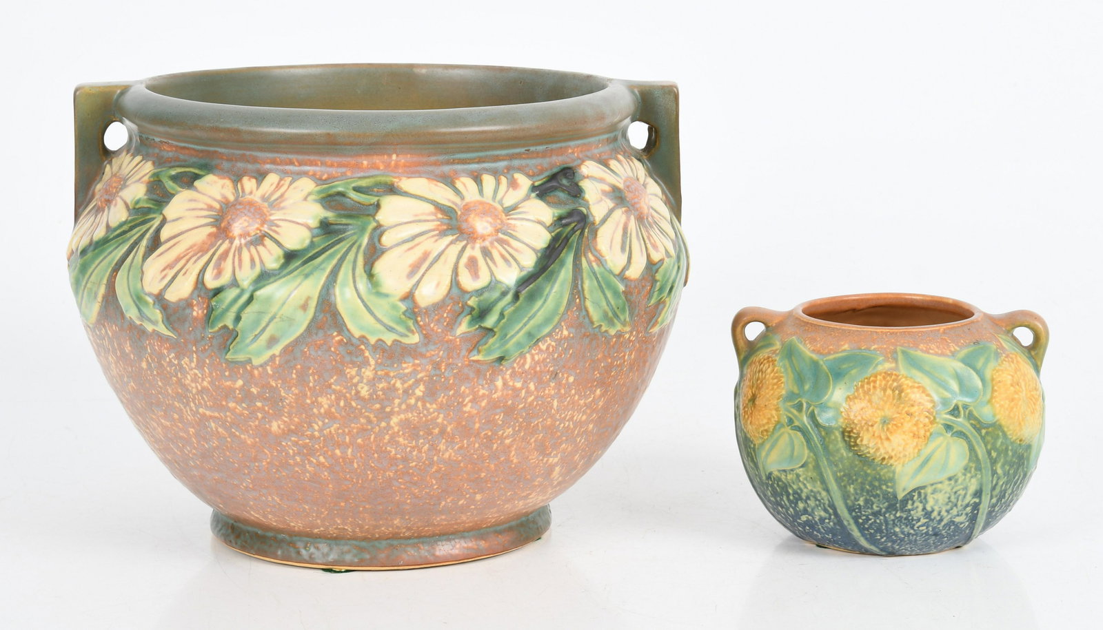Two Roseville Pottery Jardinieres (1 of 8)