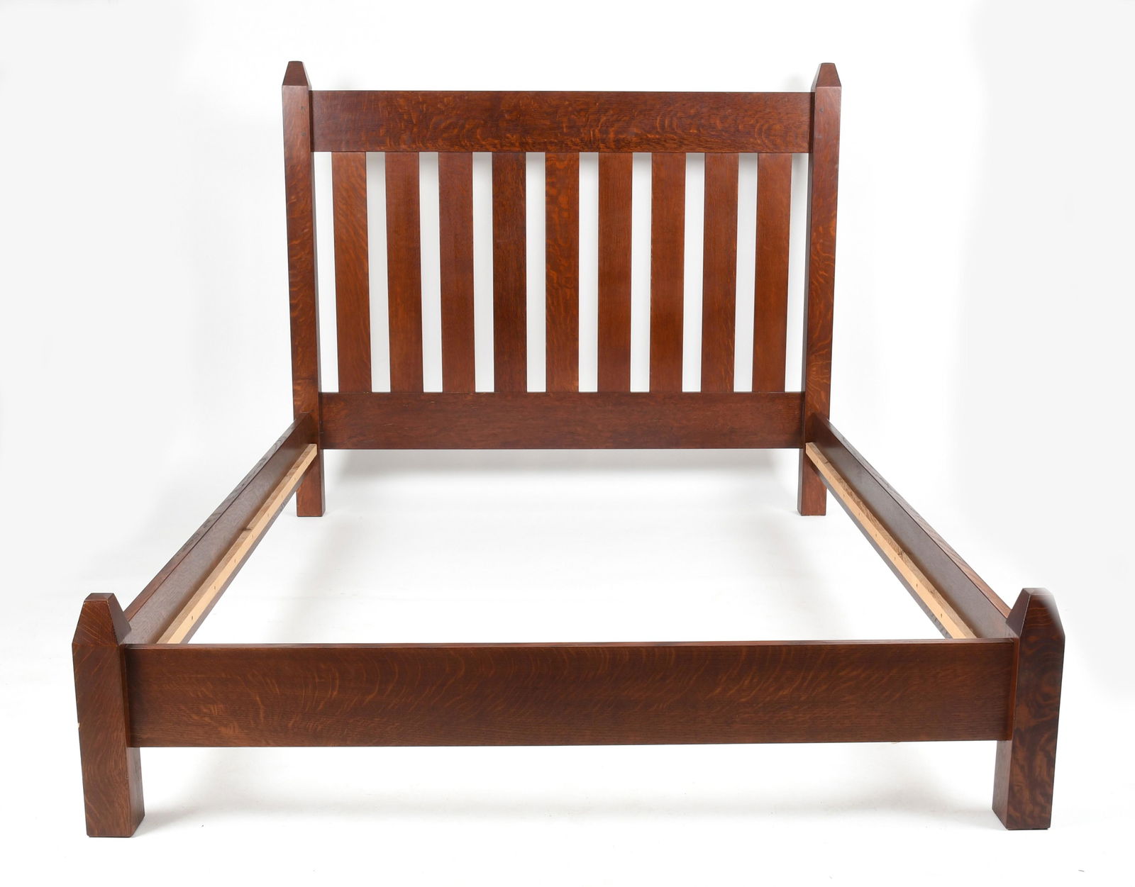 An Arts and Crafts Style Oak Queen Size Bed (1 of 7)