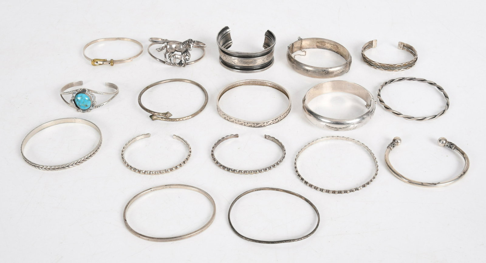 Seventeen Vintage Sterling Silver Bracelets (1 of 12)