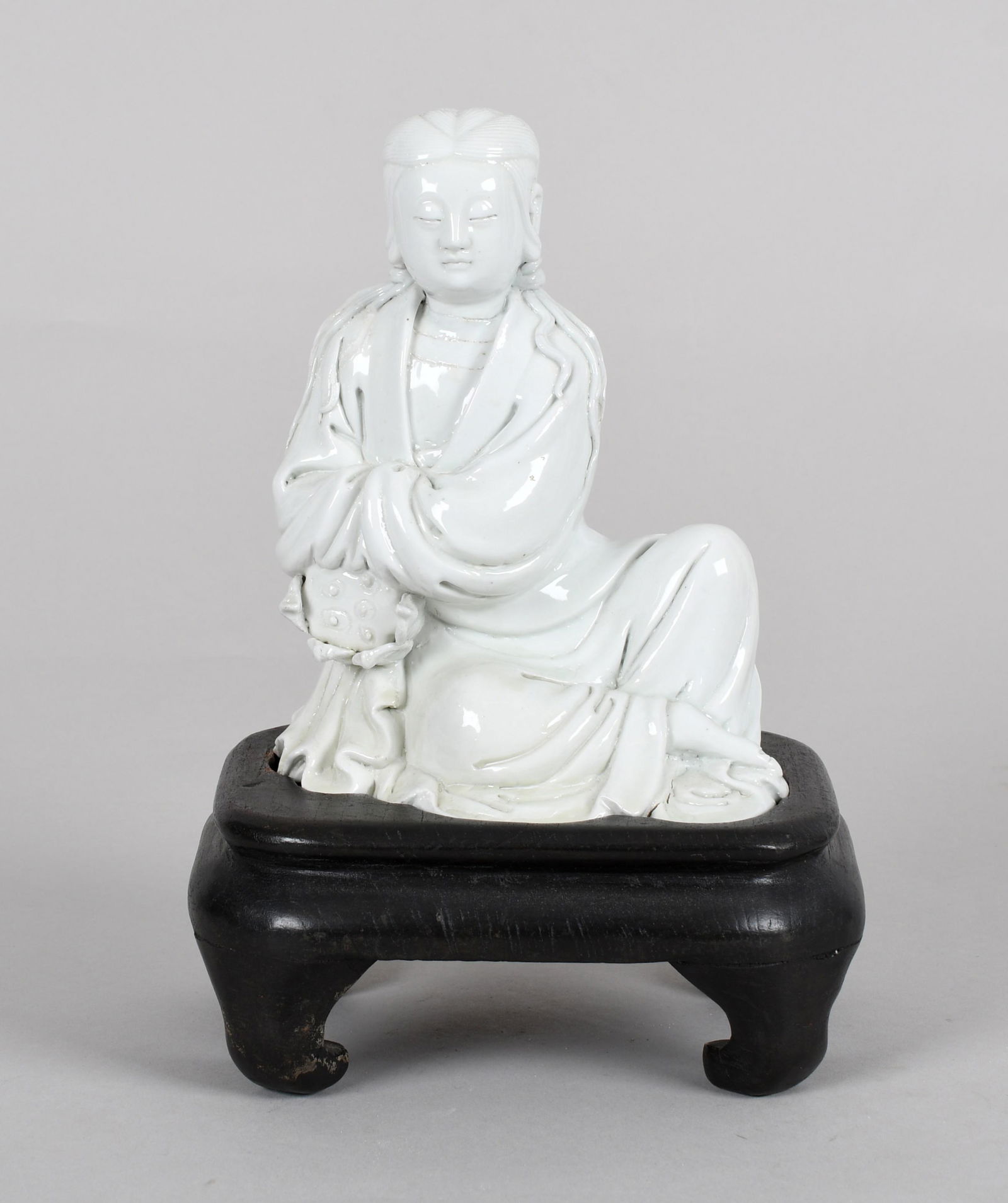A Chinese Seated Guan Yin (1 of 7)