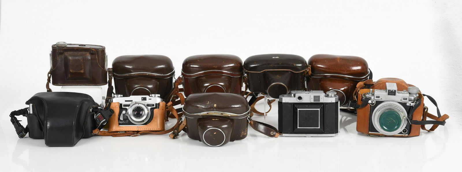 Estate Lot, A Group of Vintage 35mm Cameras (1 of 13)