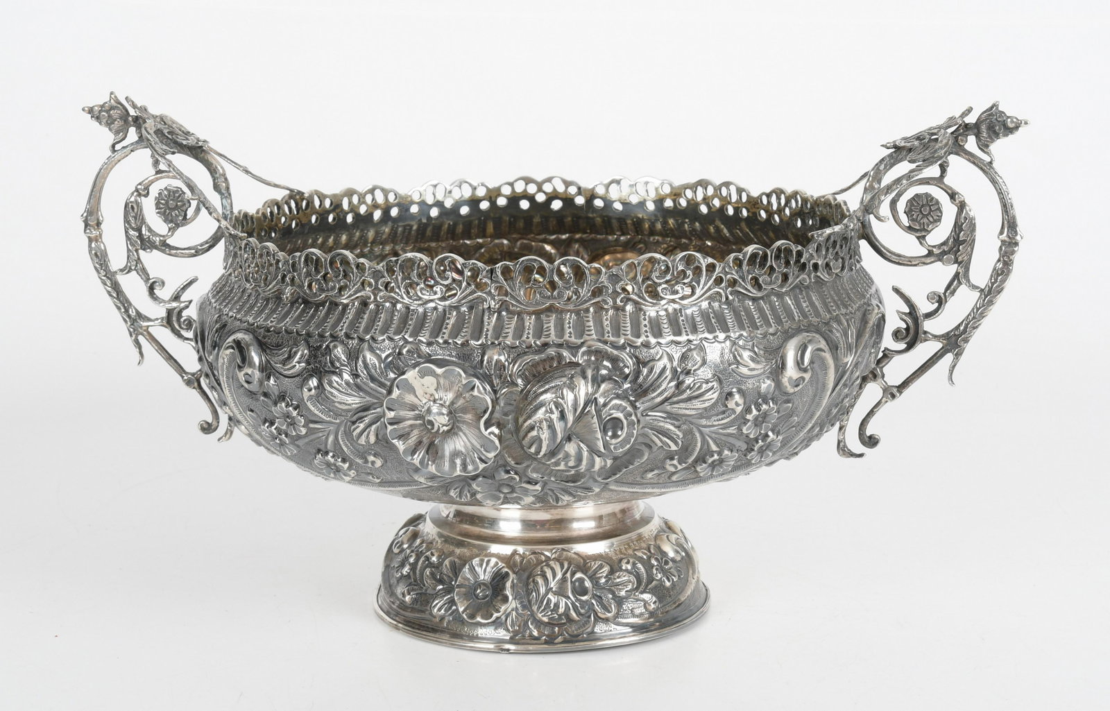 A Large Sterling Silver Centerpiece Bowl (1 of 10)