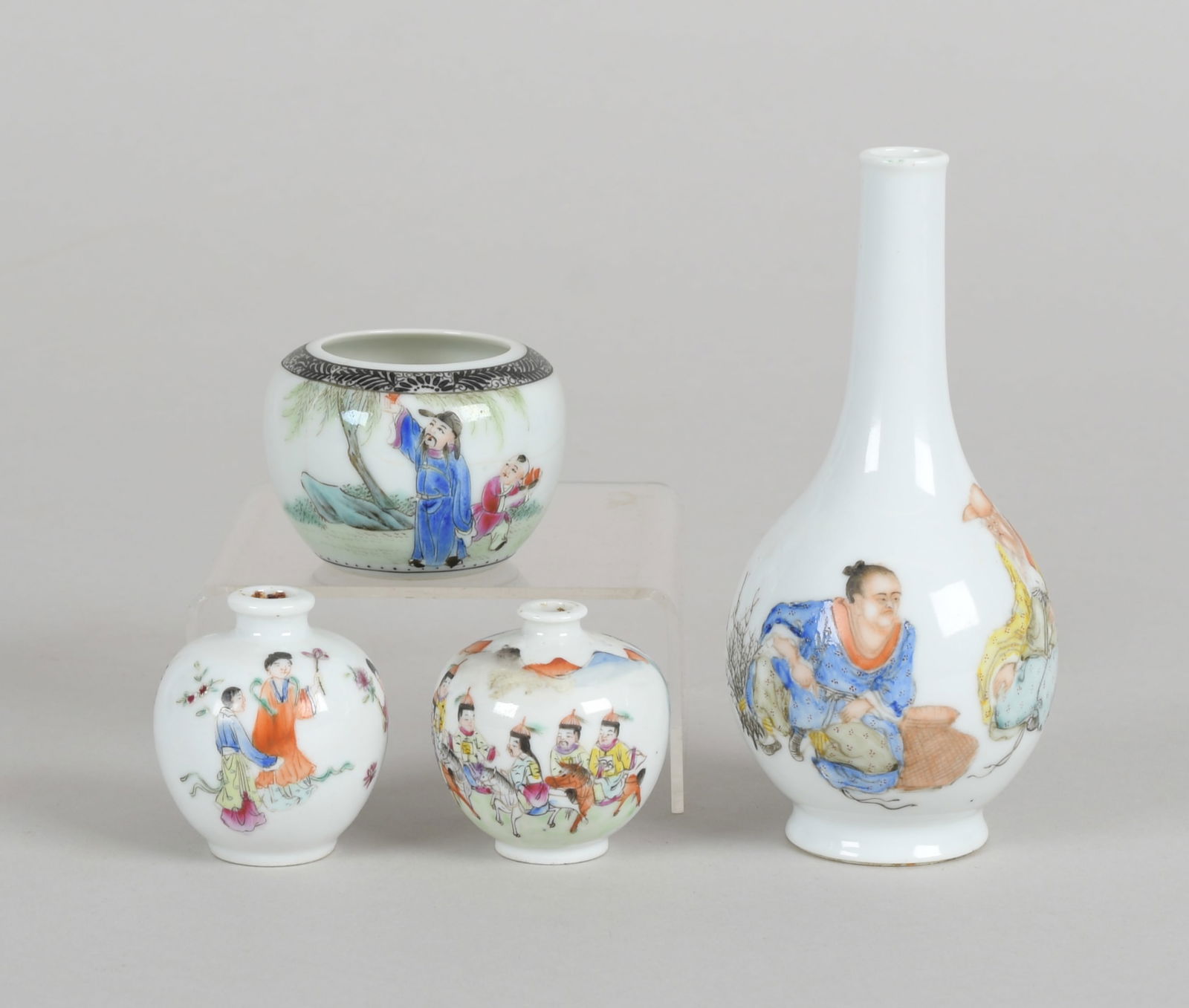 Four Pieces Of Chinese Republic Period Porcelain Auction